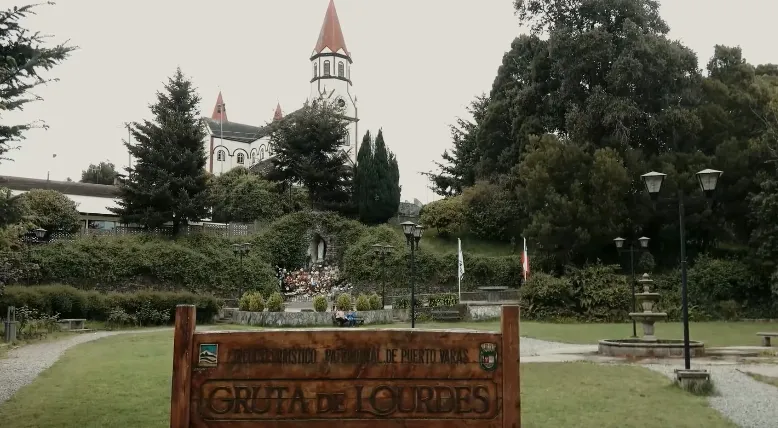 Paisaje de la Región de Región de Los Lagos, Chile, asociada a farmacias de turno